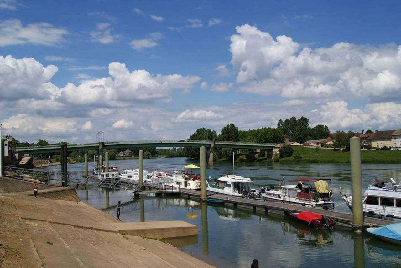 Tournus Belle Maison Vue Sur Saone Экстерьер фото